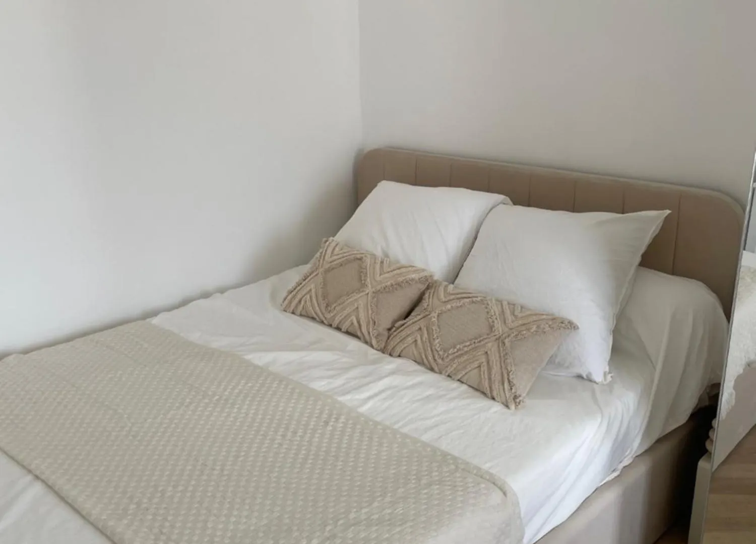 Charmant Studio Perche Sur Les Toits, 16 Eme Quartier Calme Securise- Proche Quai Seine Roland Garros Paris France