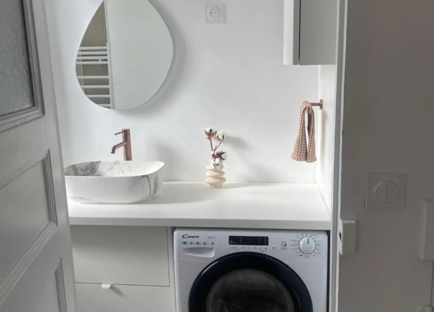 Charmant Studio Perche Sur Les Toits, 16 Eme Quartier Calme Securise- Proche Quai Seine Roland Garros Paris Apartment