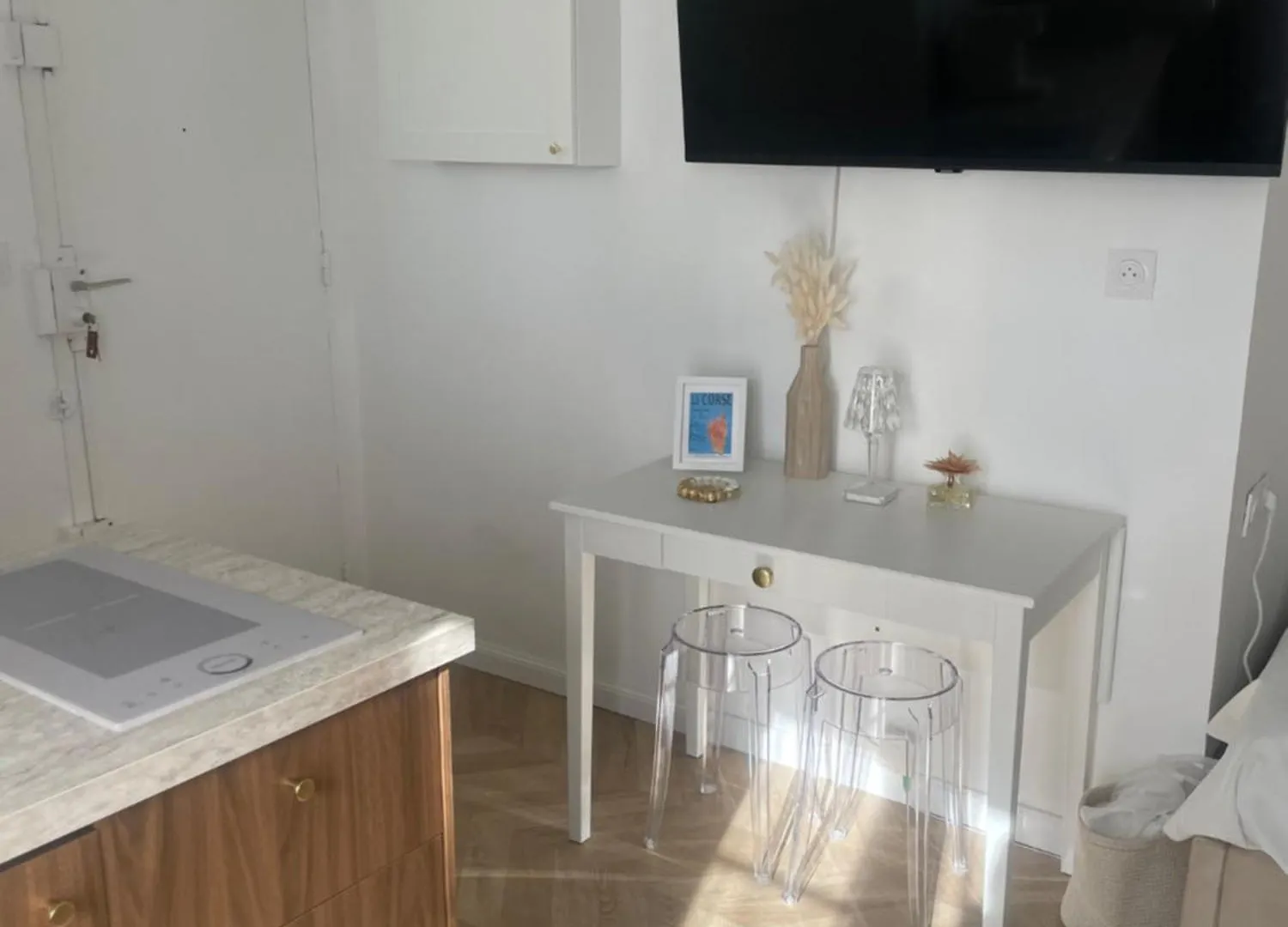 Apartment Charmant Studio Perche Sur Les Toits, 16 Eme Quartier Calme Securise- Proche Quai Seine Roland Garros Paris